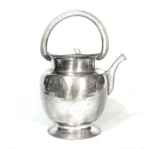 CRUCHE À LAIT EN ETAIN - REGION DE LYON, CIRCA 1800