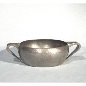 COUPE "ART DECO" EN ETAIN - GRANDE-BRETAGNE, CIRCA 1930