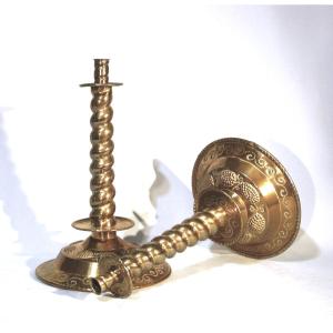 Pair Of Brass Candlesticks - Belgium Or Netherlands, 18th Century
