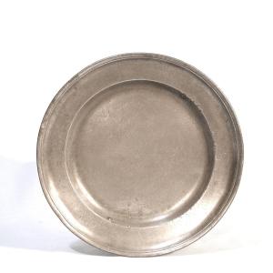 ASSIETTE EN ETAIN - SAXE, XVIII ème s