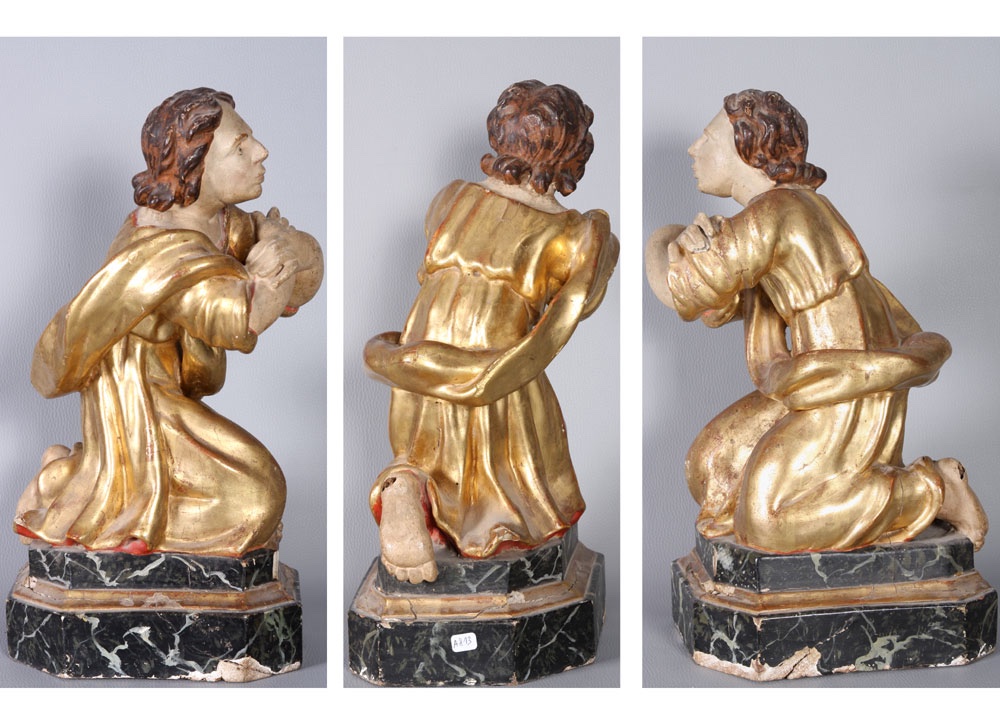 Grande sculpture en bois doré du 18 ème siècle, Saint en prière-photo-4