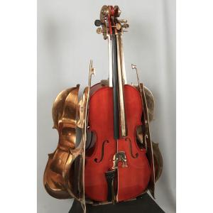 ARMAN, dans la série « Destruction » Pièce unique, 120 cm, le violoncelle