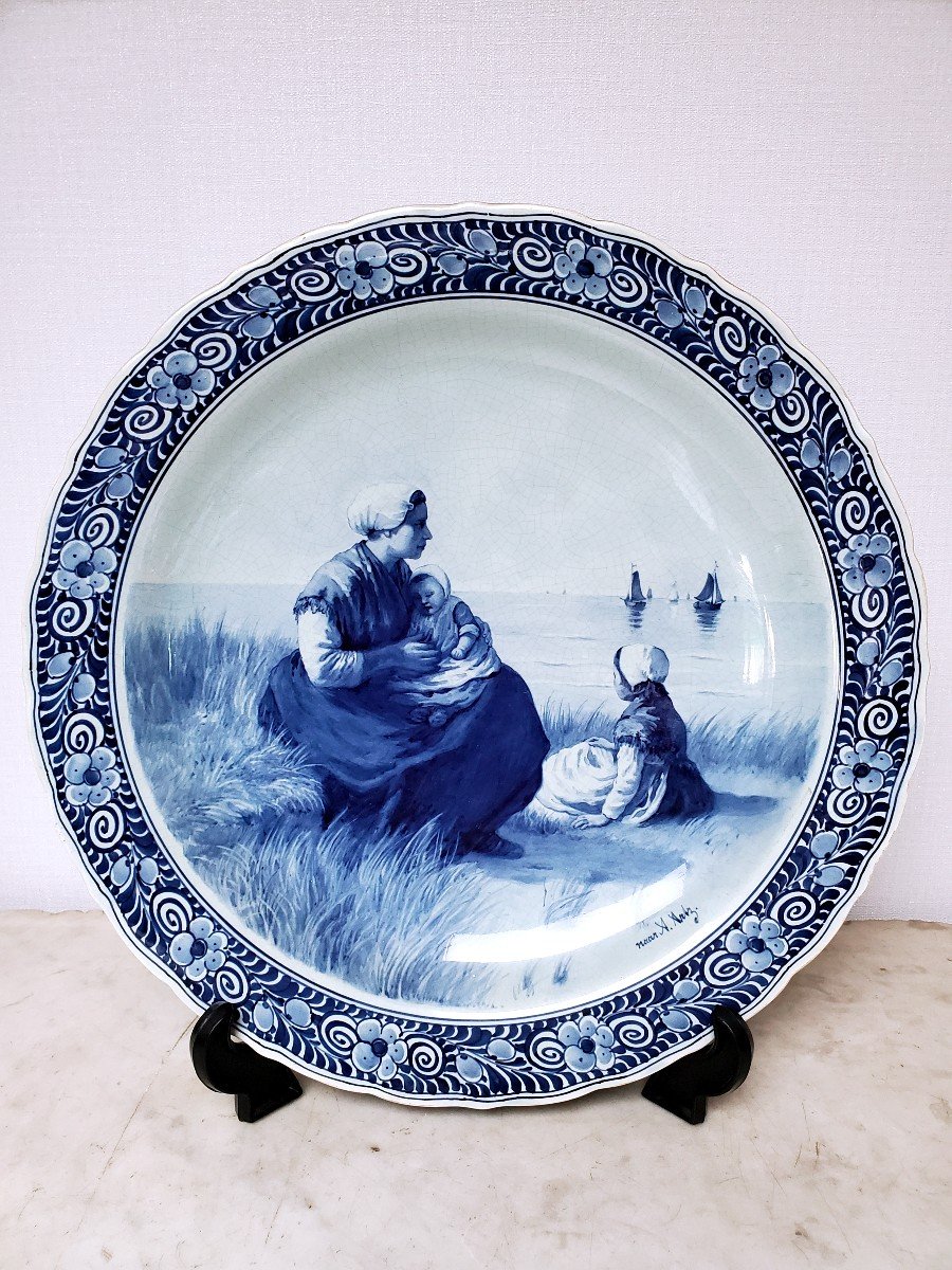 Hollow Dish In Delft Earthenware - Signed - 19th Century