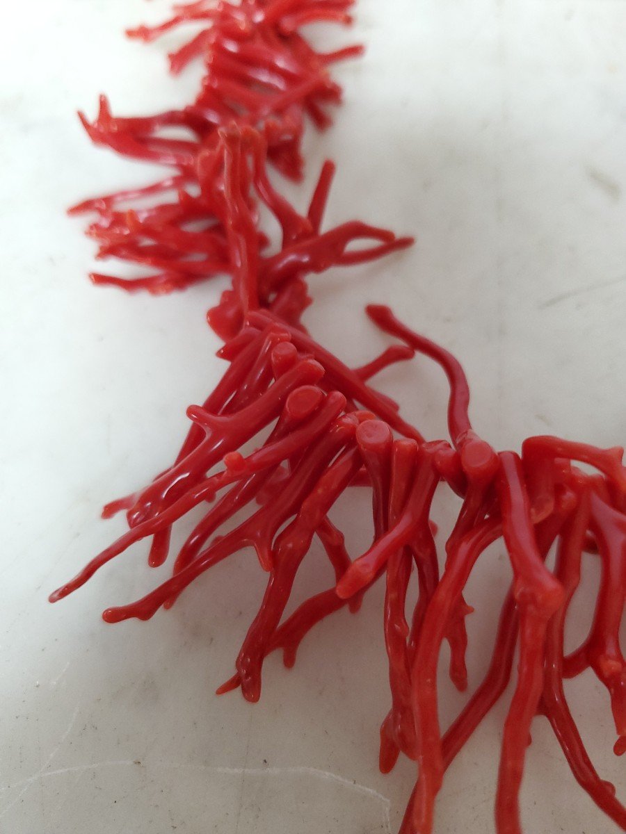 Bijoux - Collier En Corail Rouge Sang Foncé Et Frangé.-photo-2