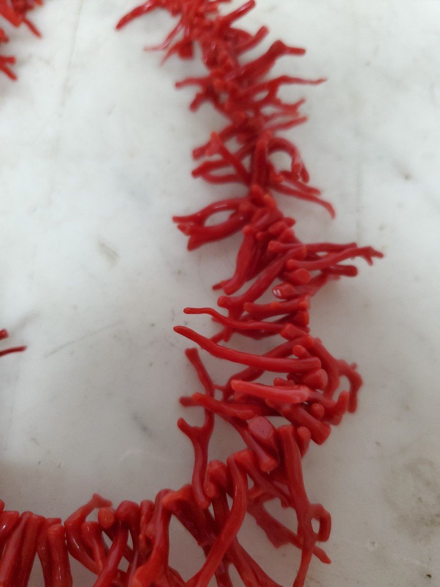 Bijoux - Collier En Corail Rouge Sang Foncé Et Frangé.-photo-7