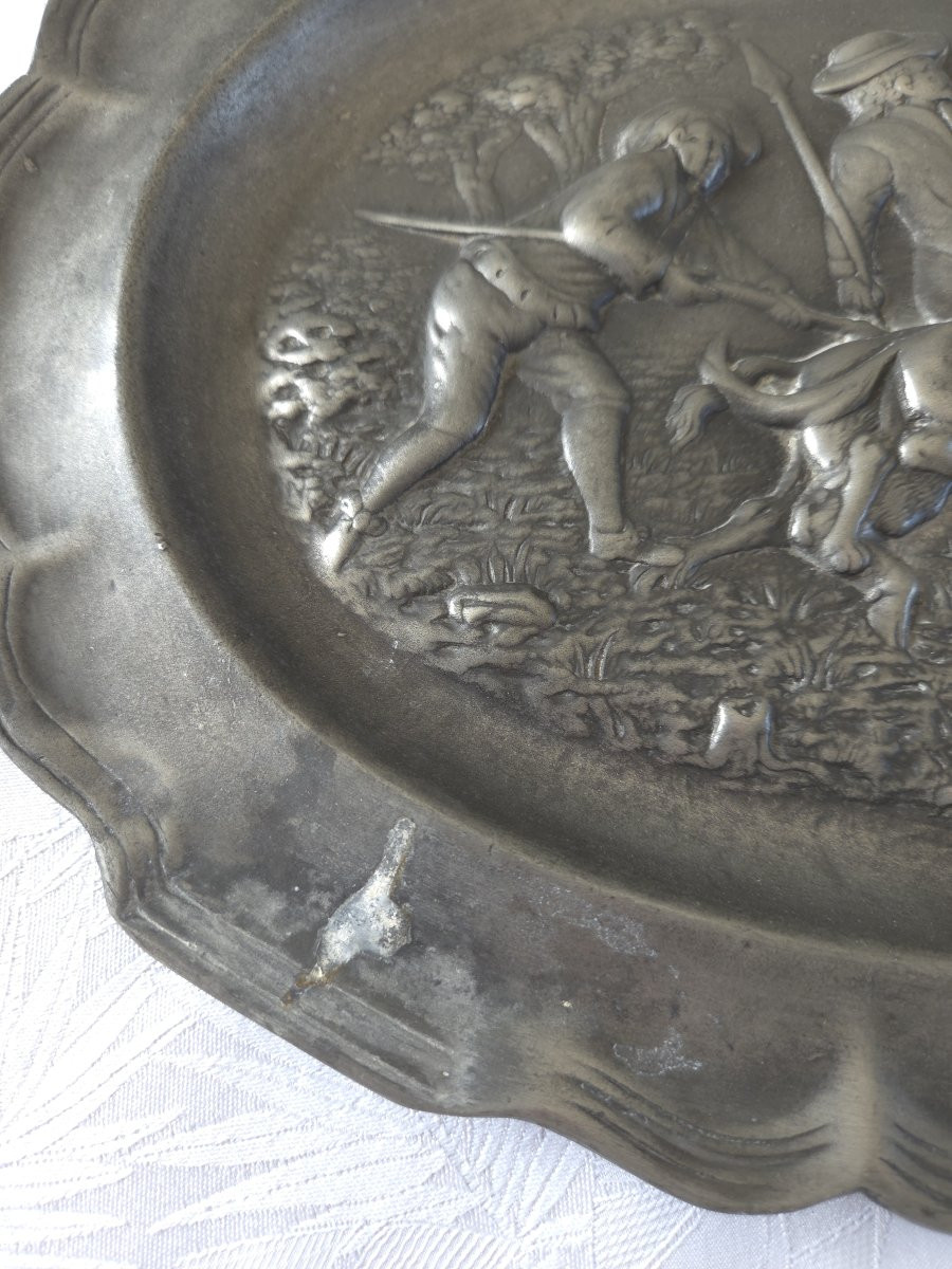 Oval Pewter Dish (hound Hunting) -photo-1