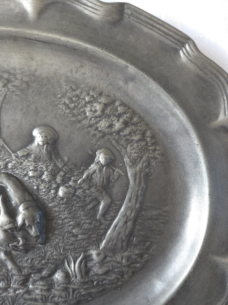 Oval Pewter Dish (hound Hunting) -photo-2