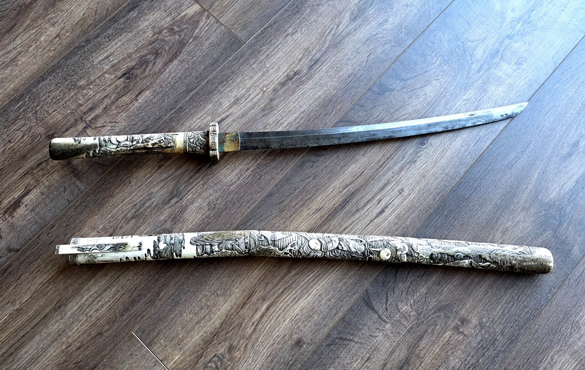 Japan - Katana And Its Knife - Bone Frame - 1900