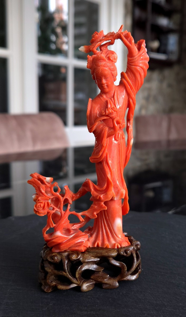 Red Coral - Sculpture - 20th Century Chinese Figurine