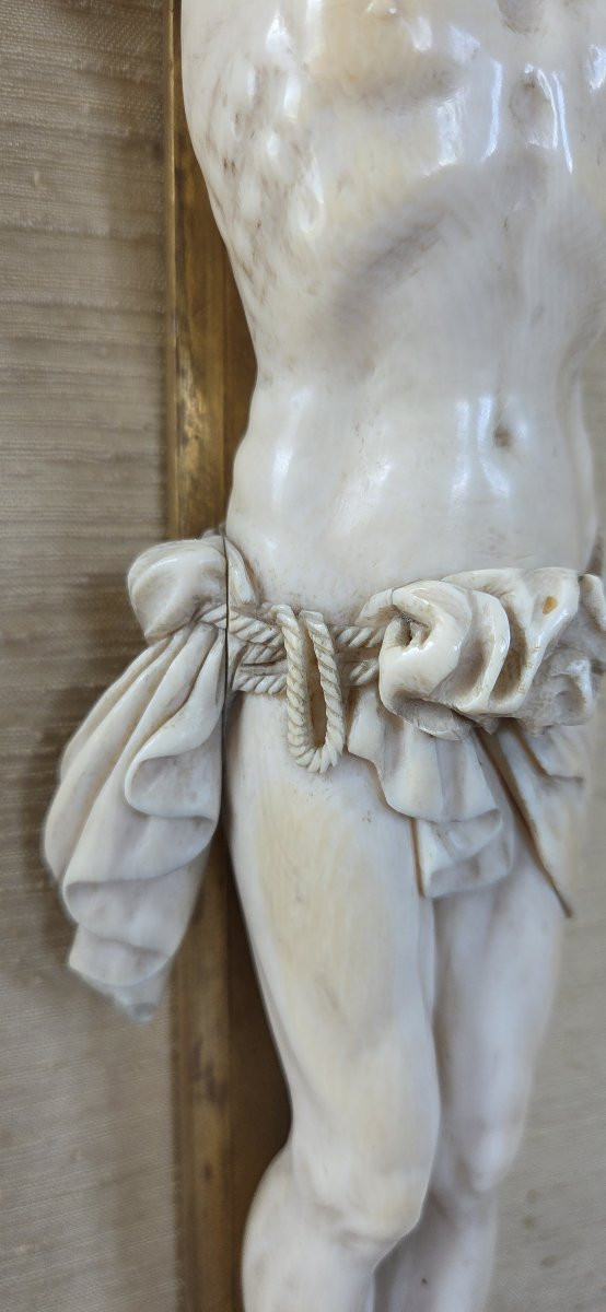 Crucifix avec Christ en ivoire - Circa 1800 - Cites-photo-3