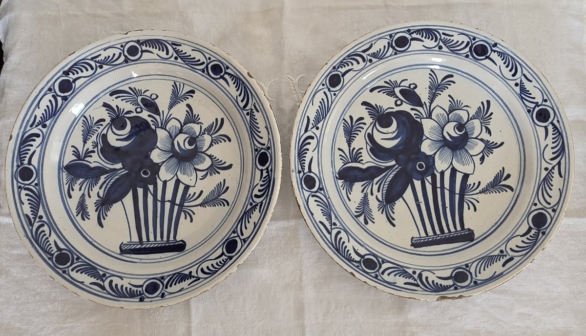 Paire de plats en Faïence de Delft - XVIIIème