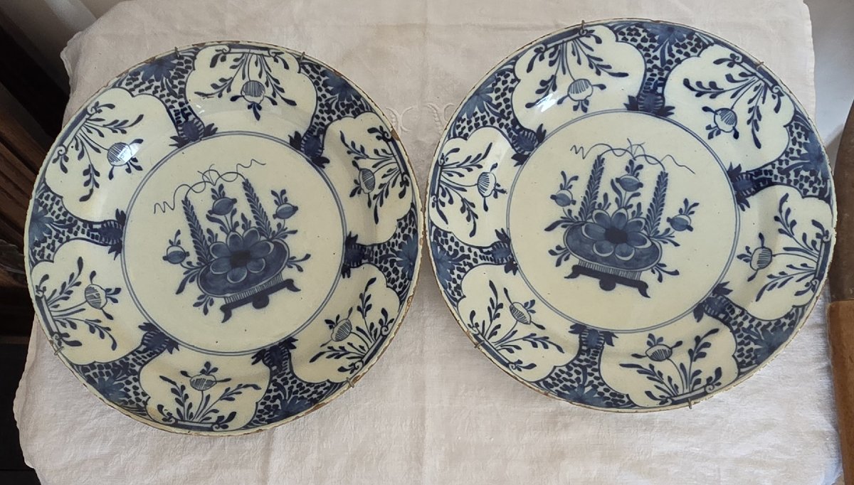 Pair Of Delftware Plates - 18th Century