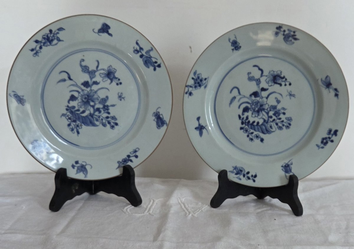 China - Pair Of Porcelain Plates - 18th Century
