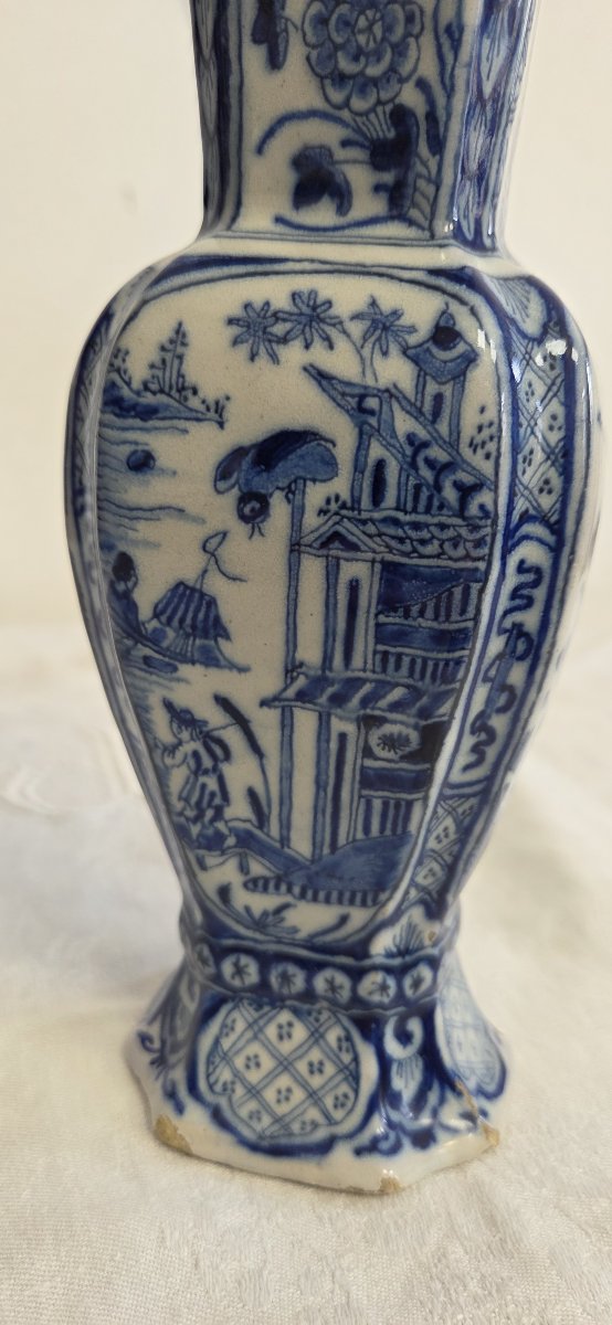 Vase cornet forme octogonale en Faïence de Desvres XIXème-photo-3