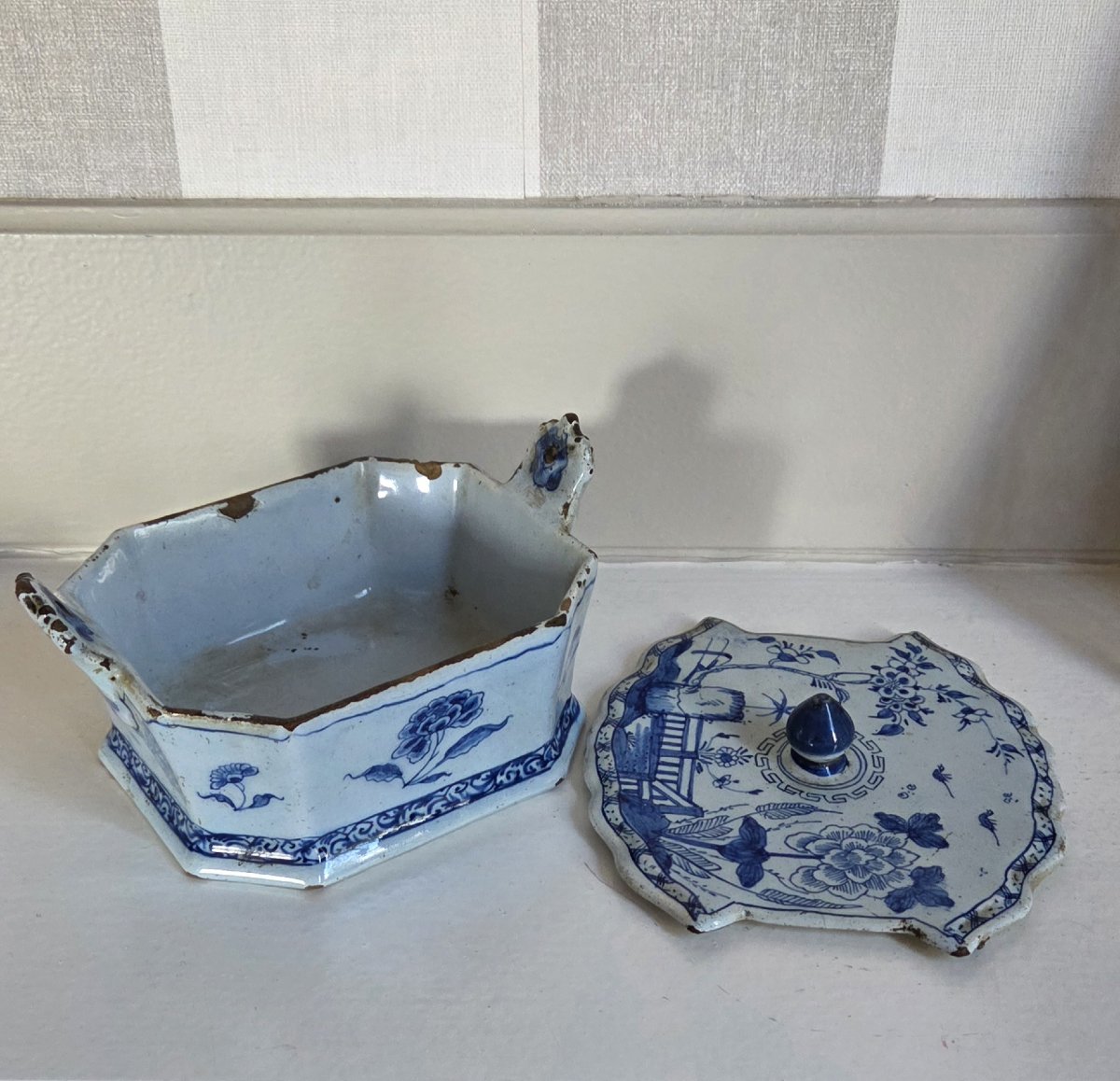 18th Century Delftware Covered Pot-photo-2