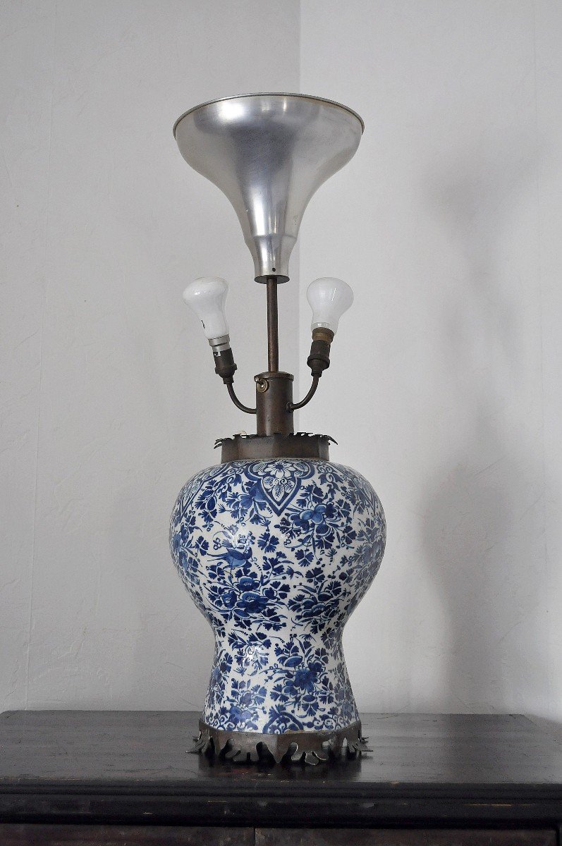 Vase Monté En Lampe En Faïence De Delft Circa 1700
