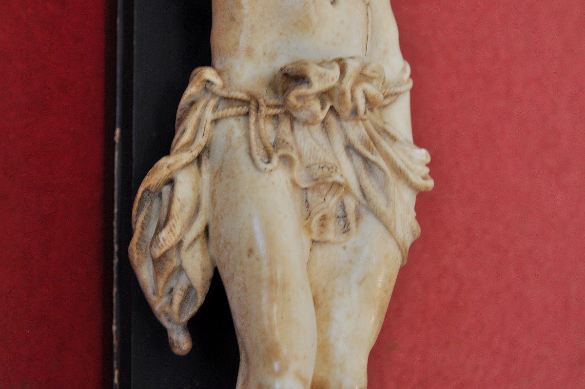 Crucifix - Living Christ Sculpted - Circa 1800.  -photo-4