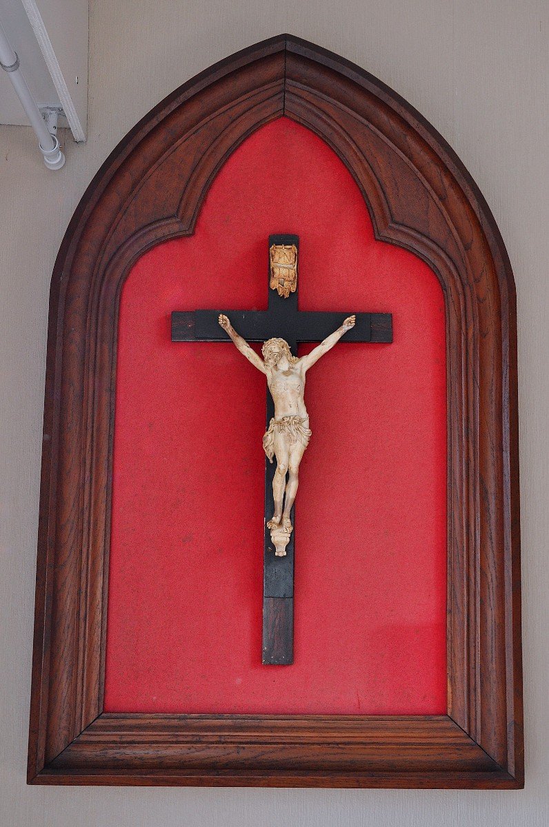 Crucifix - Living Christ Sculpted - Circa 1800.  -photo-4