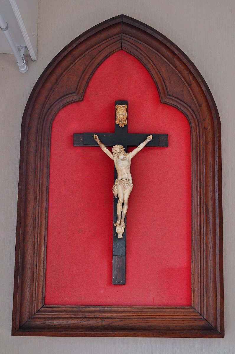 Crucifix - Christ Vivant Sculpté - Circa 1800