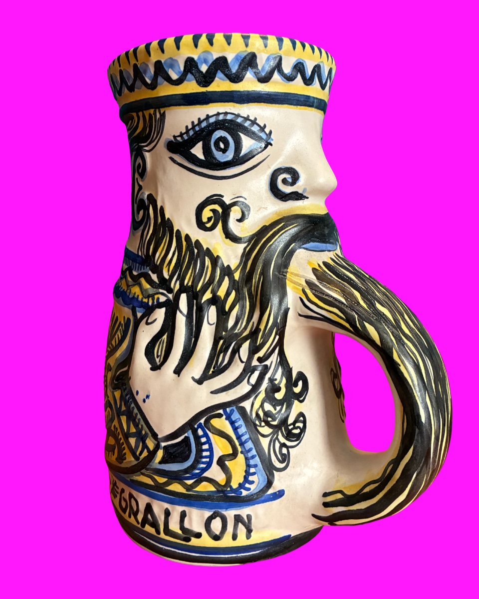 Keraluc, pichet en faïence polychrome à l’effigie du roi Gradlon, circa 1950. -photo-4