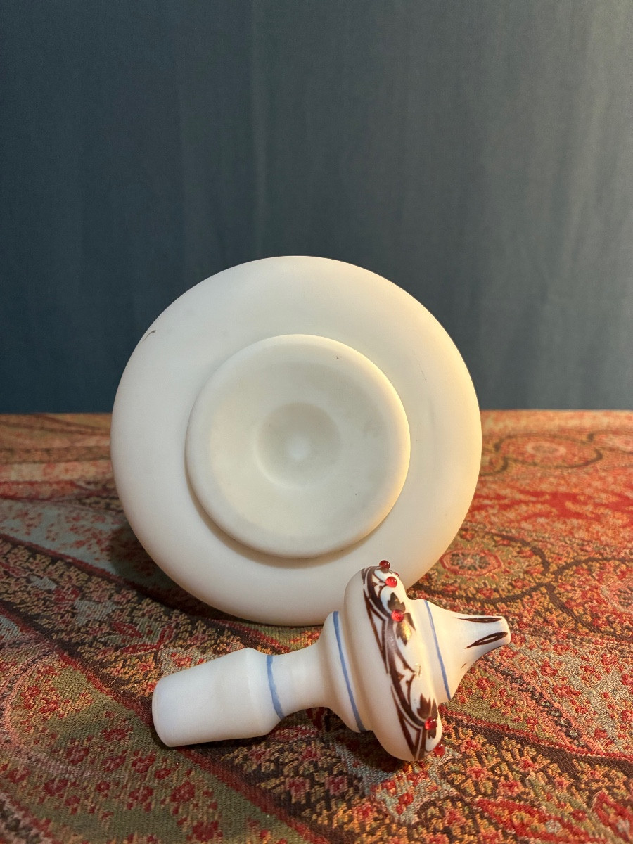 Flacon en opaline blanche émaillée, époque Charles X-photo-3