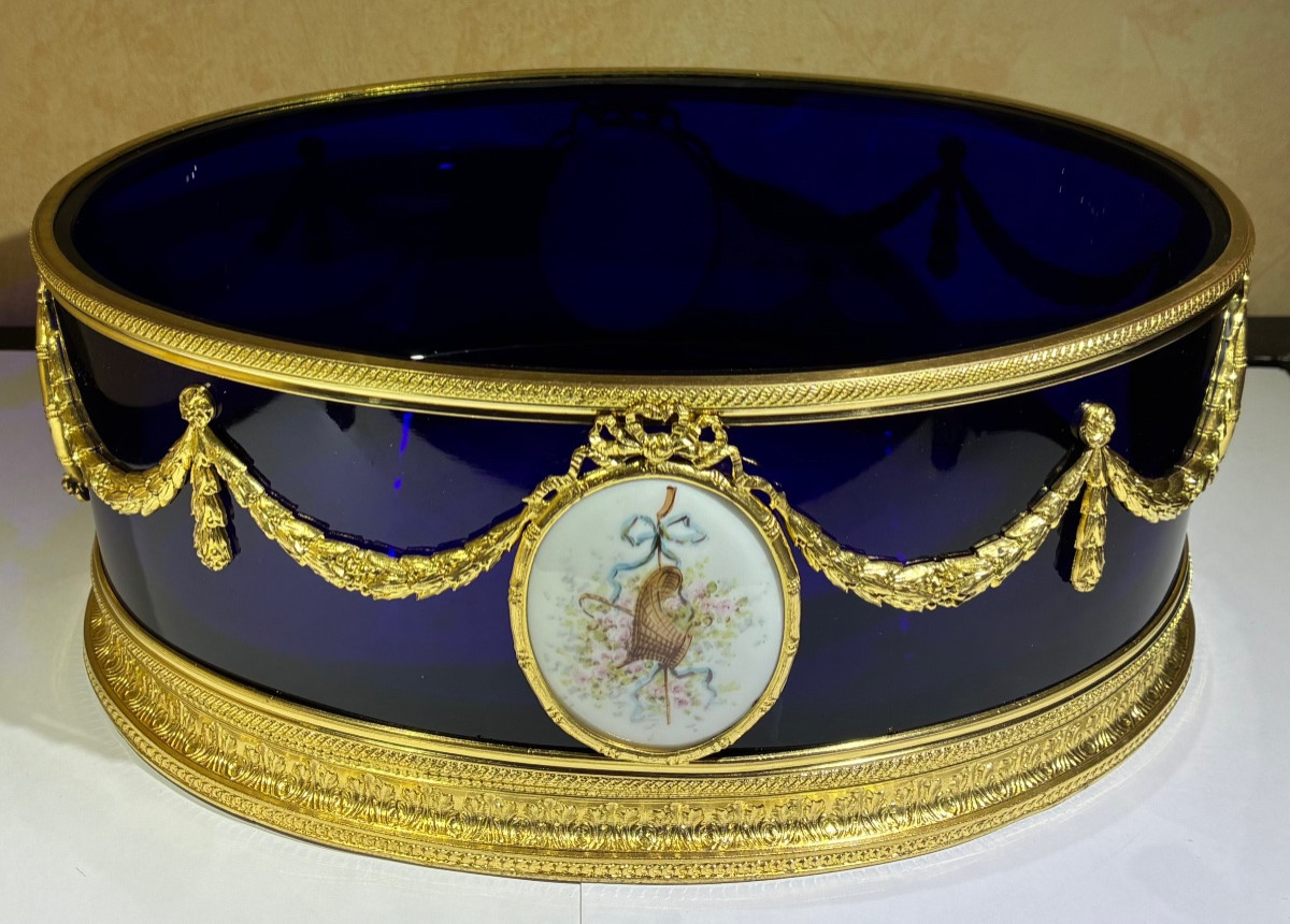 Jardinière ou centre de table en cristal et bronze doré rehaussées de médaillons, circa 1890-photo-1