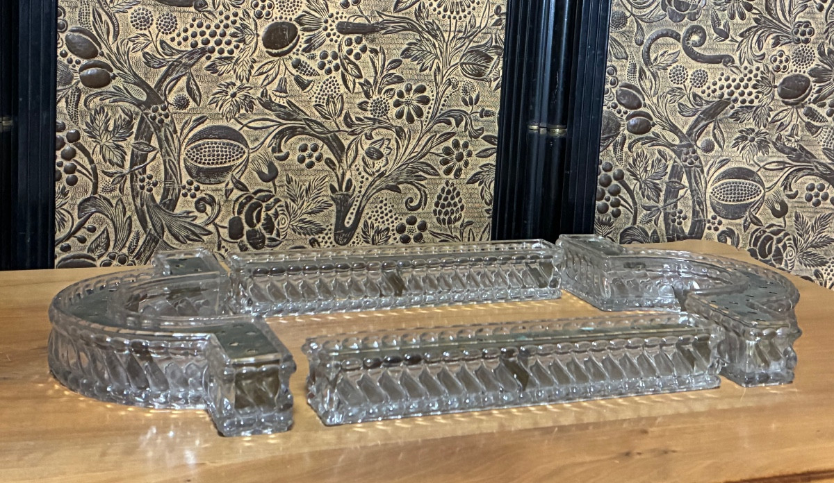 Centre ou chemin de table par la cristallerie de Baccarat, circa 1890