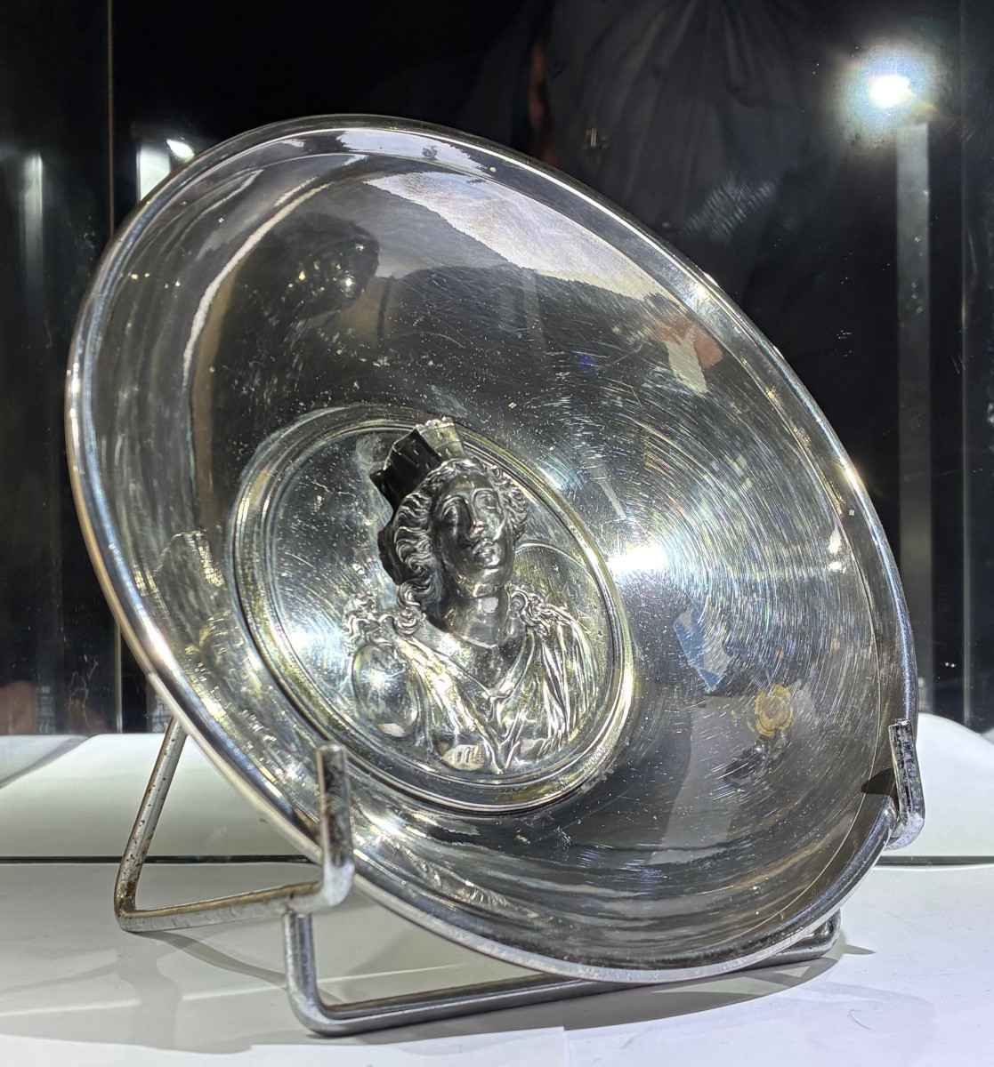 « Patère à l’effigie de Cybèle » par Christofle & Cie, circa 1870-photo-2