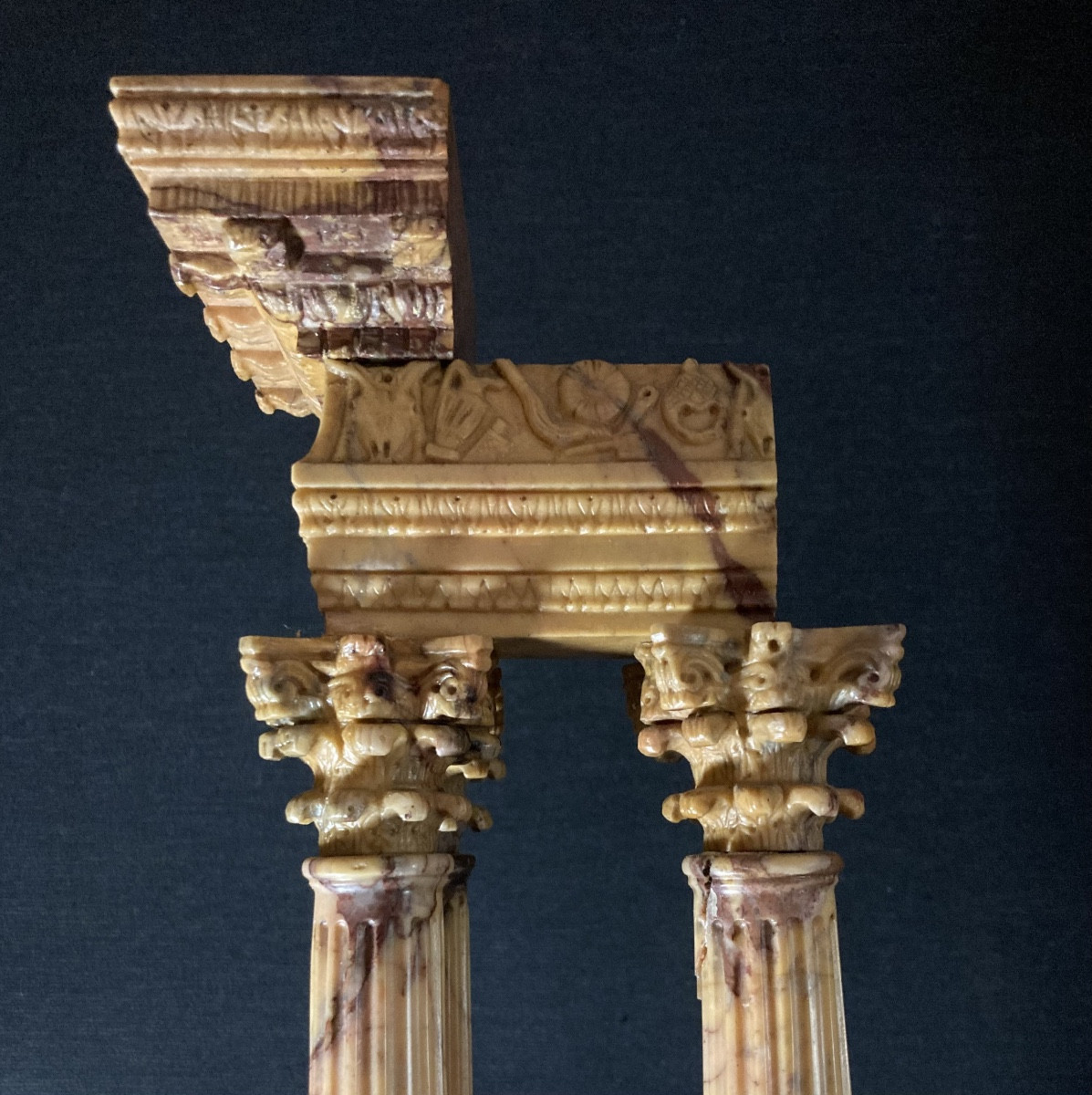 Important Model Of The Temple Of Vespasian In Giallo Antico - Grand Tour, 19th Century.-photo-3