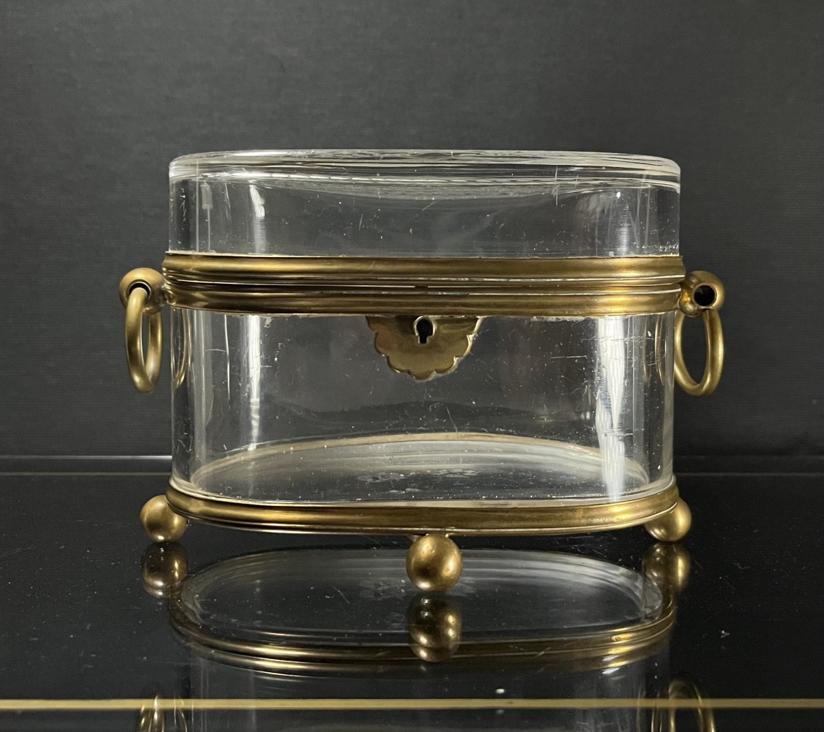 Coffret ovale en cristal et bronze, baccarat vers 1880