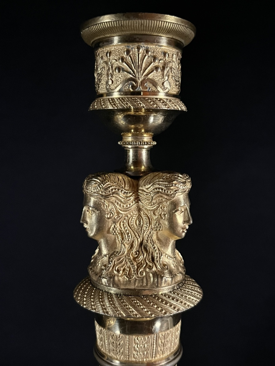 Paire de flambeaux en bronze ciselé et doré d'époque Empire attribuable à Claude Galle-photo-2