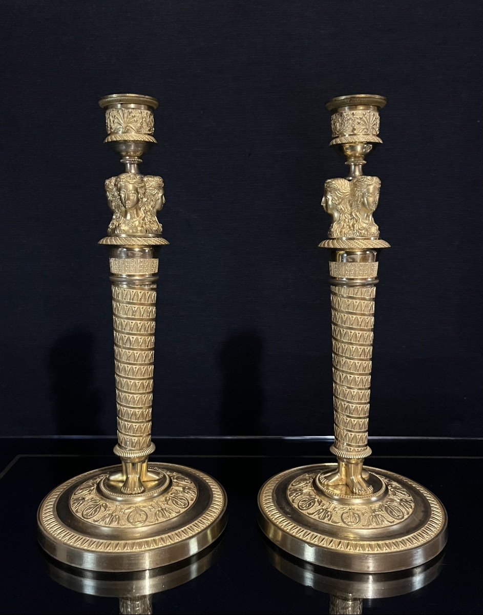 Paire de flambeaux en bronze ciselé et doré d'époque Empire attribuable à Claude Galle