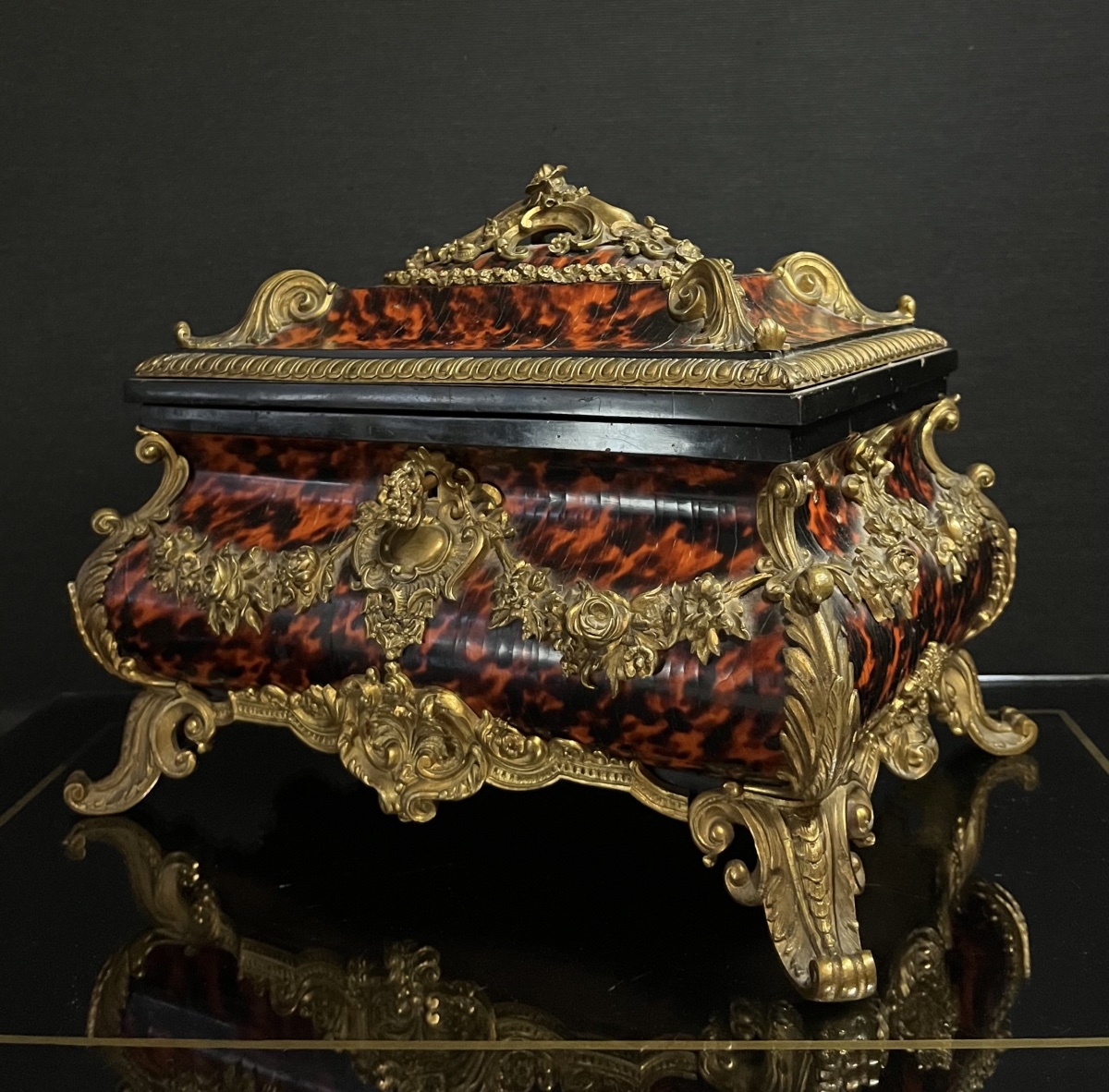 Large Rocaille Jewelry Box In Tortoiseshell And Gilded Bronzes, France Circa 1880.