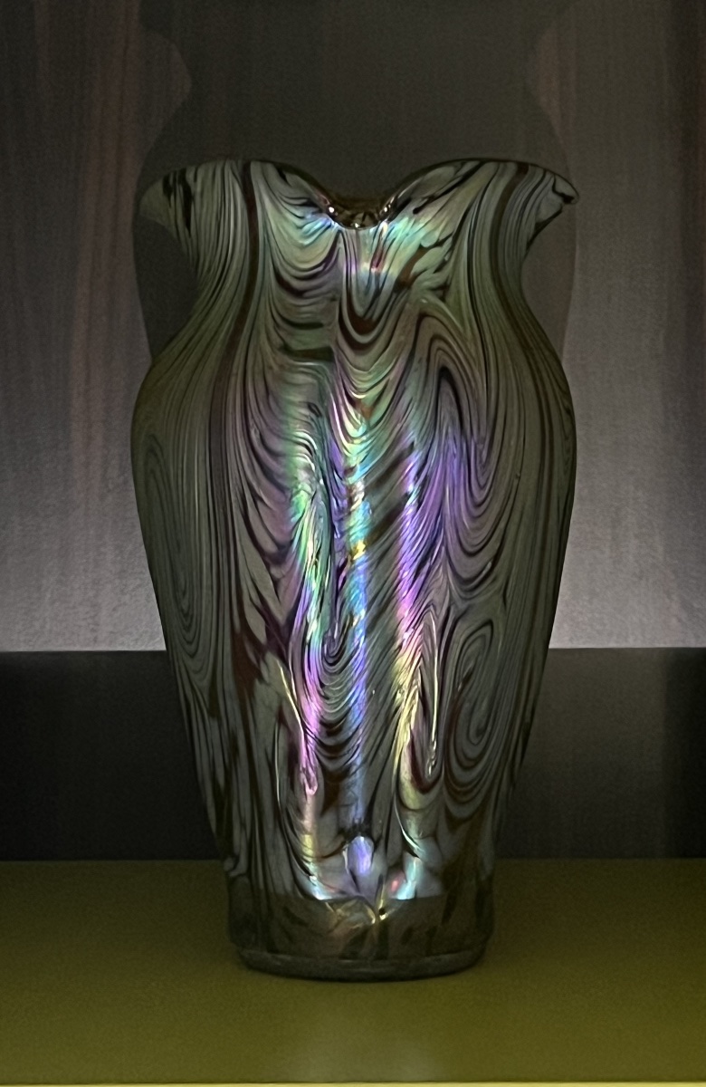 Iridescent Art Nouveau Vase - Kralik, Circa 1900-photo-1