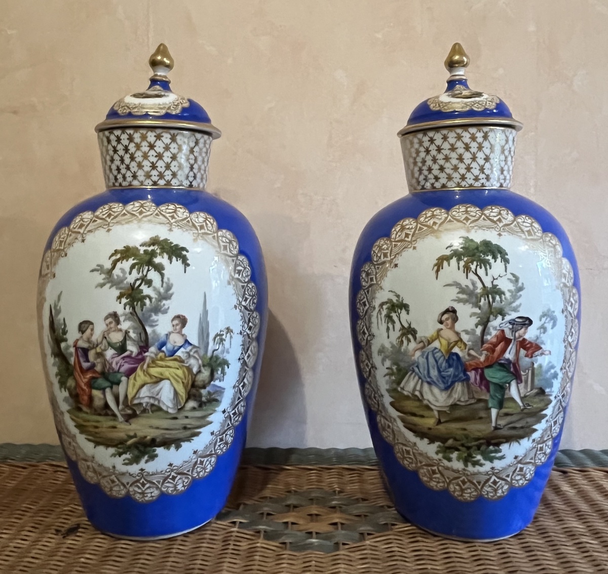 Paire de Grandes Potiches Couvertes en Porcelaine de Saxe par Helena Wolfsohn, Circa 1880-photo-4