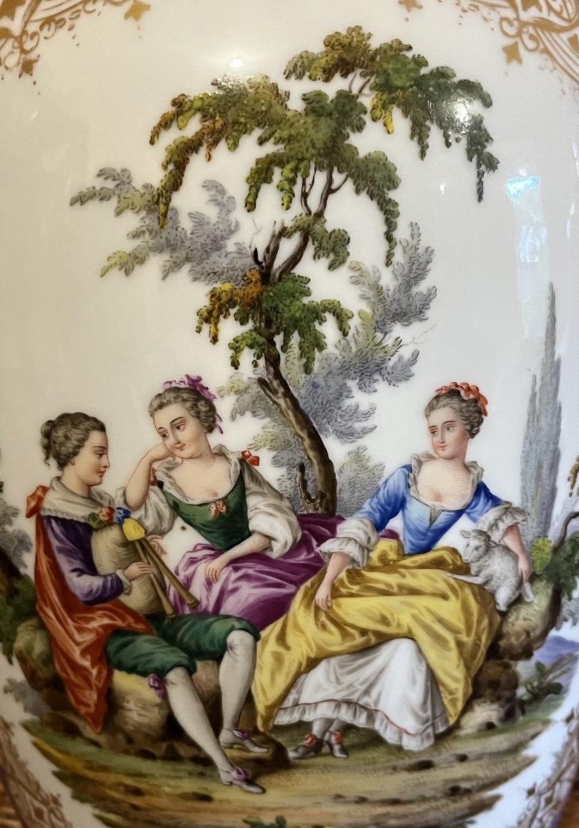 Paire de Grandes Potiches Couvertes en Porcelaine de Saxe par Helena Wolfsohn, Circa 1880