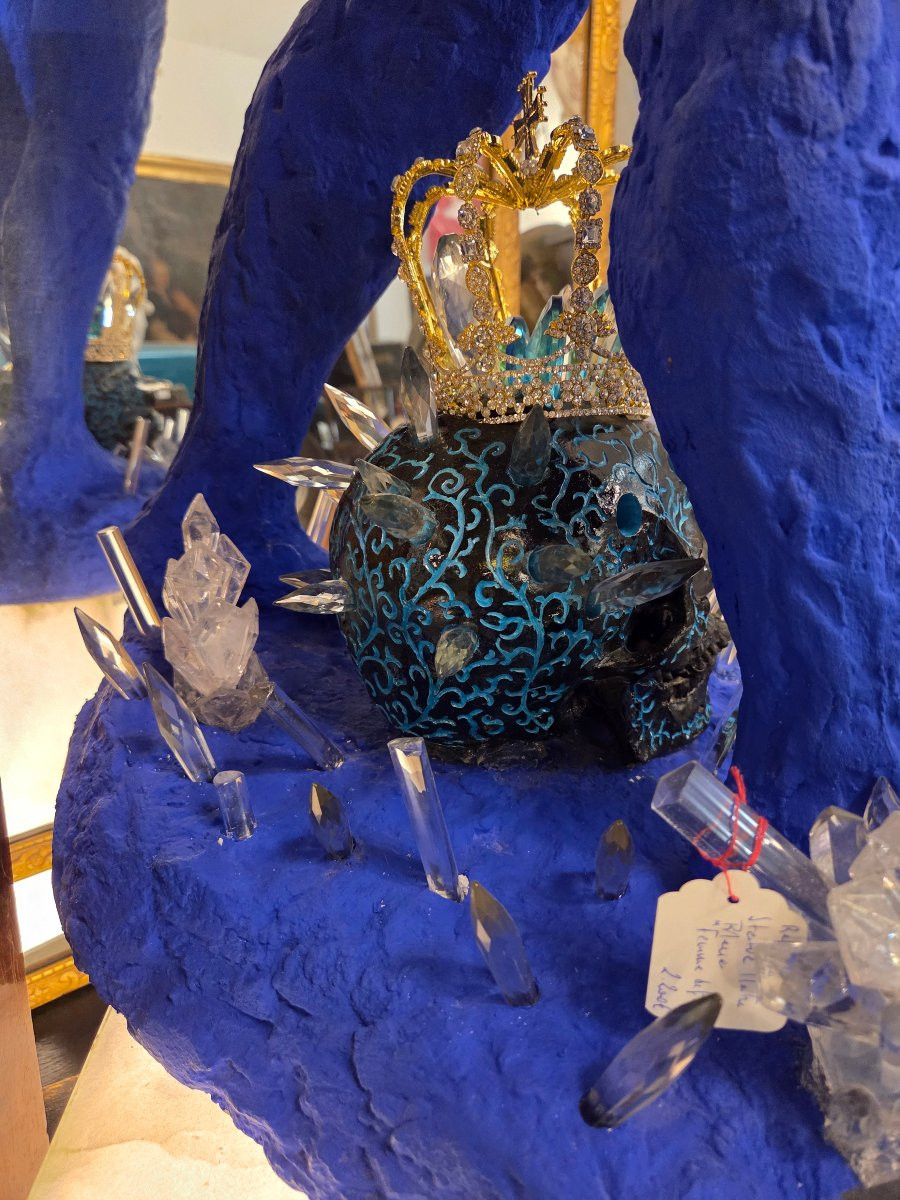 Sculpture plâtre d'atelier design moderne bleu Klein -photo-5