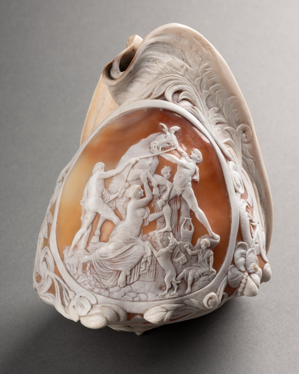 Le taureau Farnese - Coquillage sculpté en camée - Giovanni Sabbato-photo-3