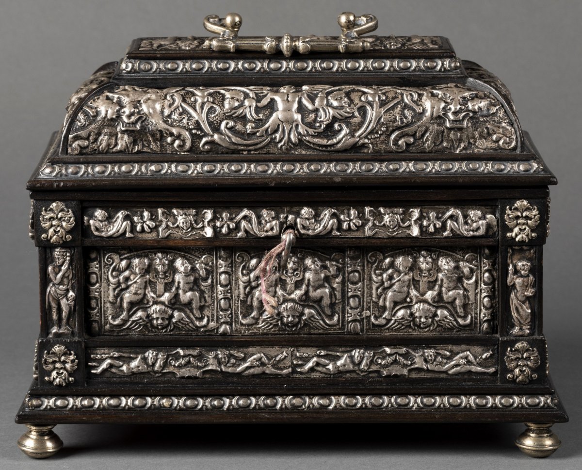 Casket In Blackened Wood And Silver Metal With Renaissance Decor-photo-2