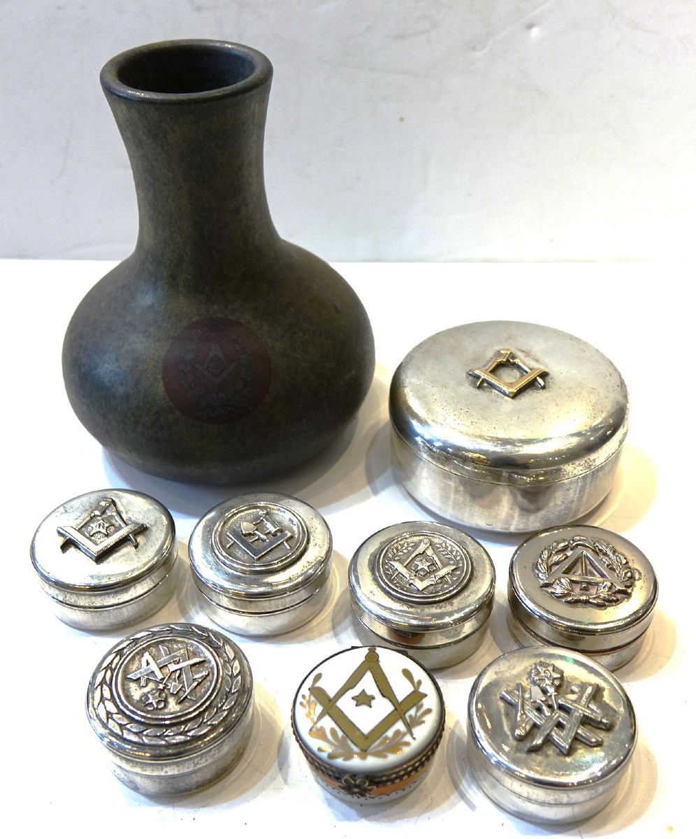 Freemasonry, Nine Pieces