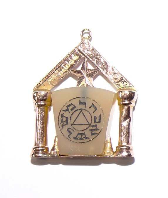 Freemasonry, Jewel Pendant In Gold-photo-2