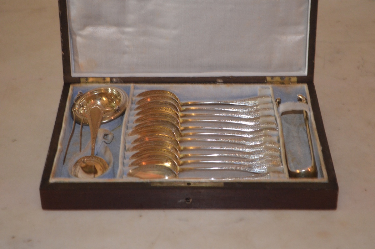 19th Century Silver-gilt Tea Set -photo-2