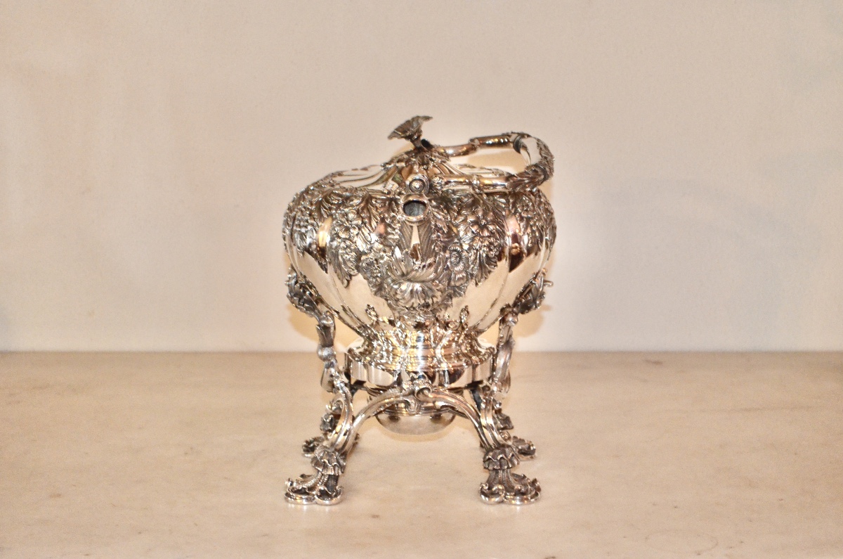 Important samovar en argent massif  début 19eme siècle par ODIOT