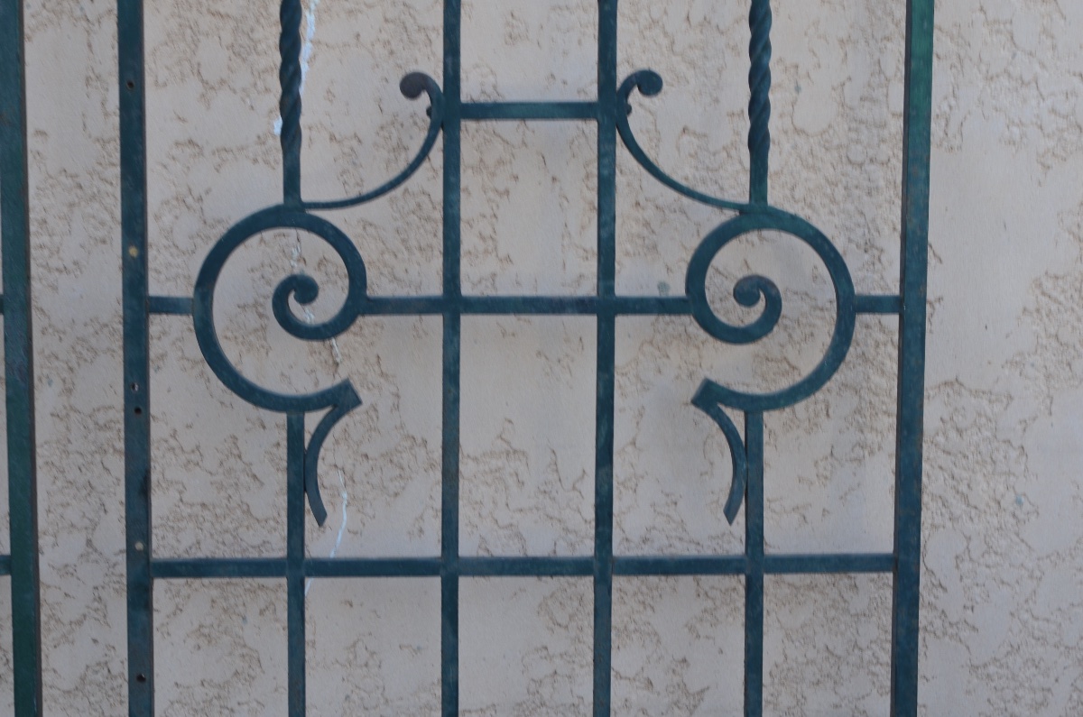 Importante paire de grilles en fer forgé d’époque art nouveau -photo-5