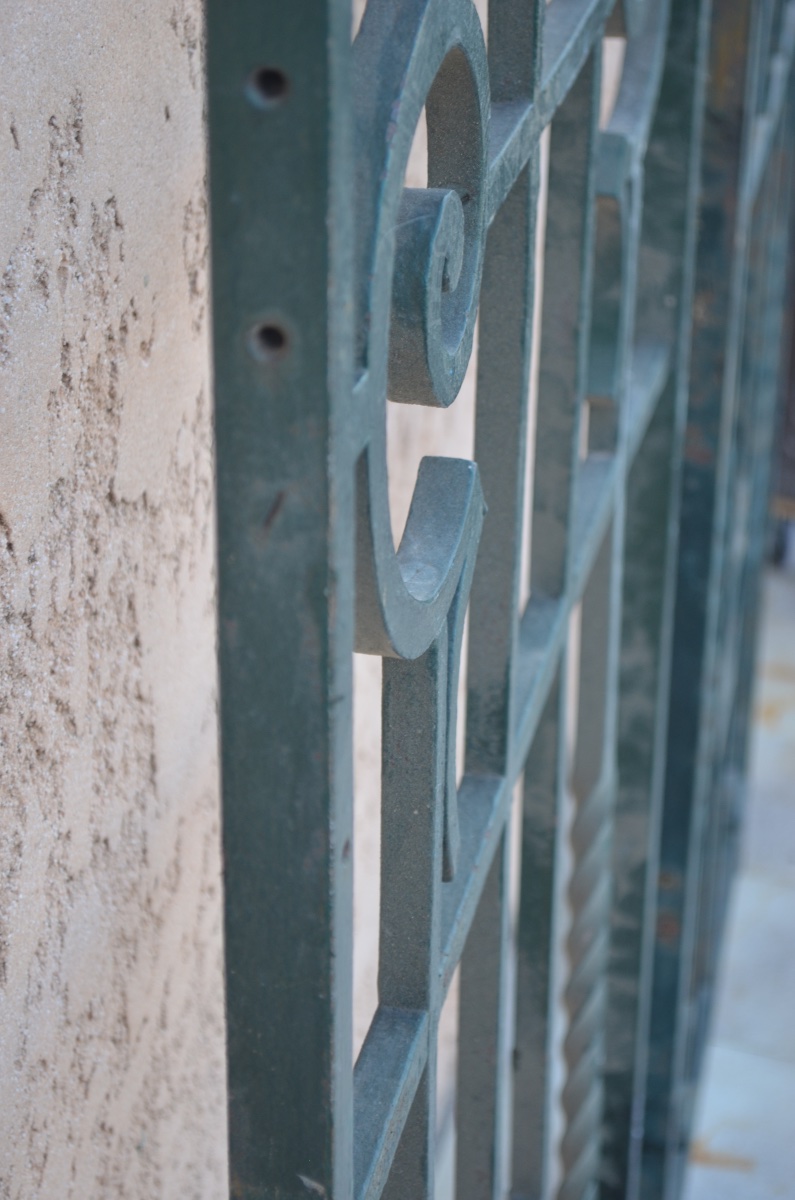 Importante paire de grilles en fer forgé d’époque art nouveau -photo-8