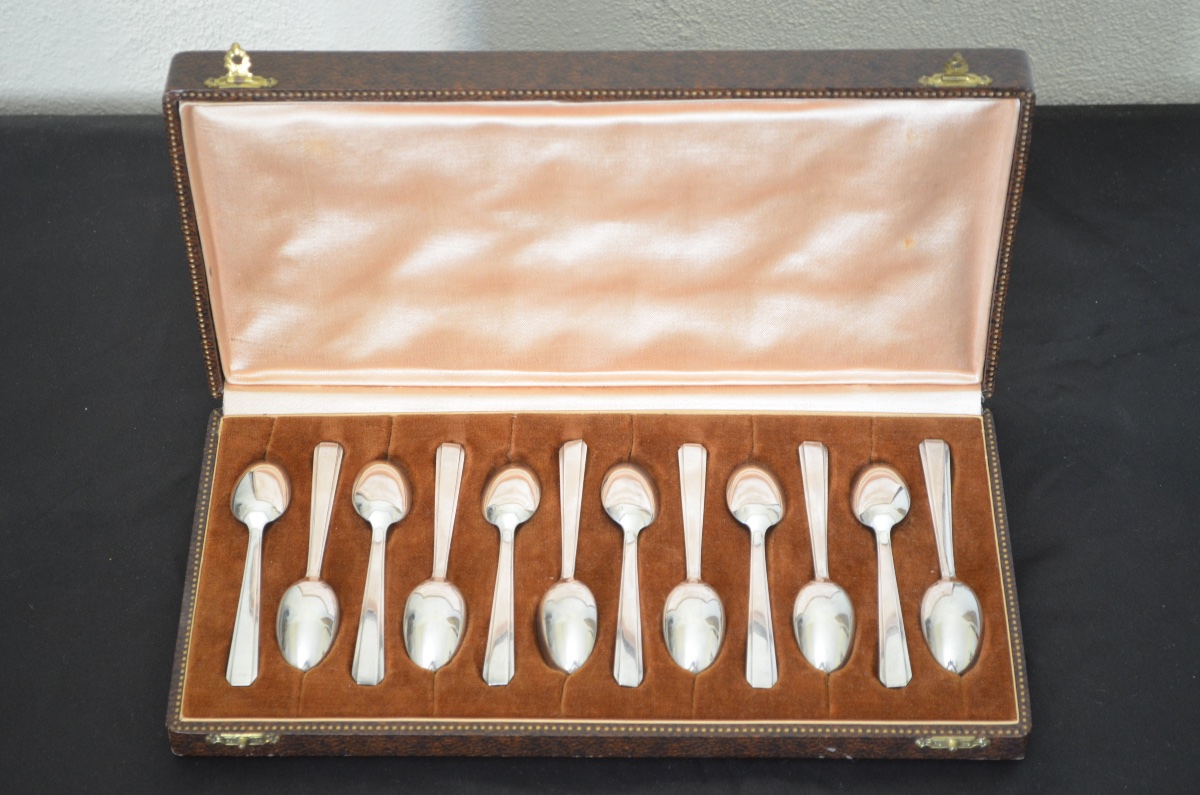 Suite de 12 petites cuillères à moka en argent massif art deco -photo-3