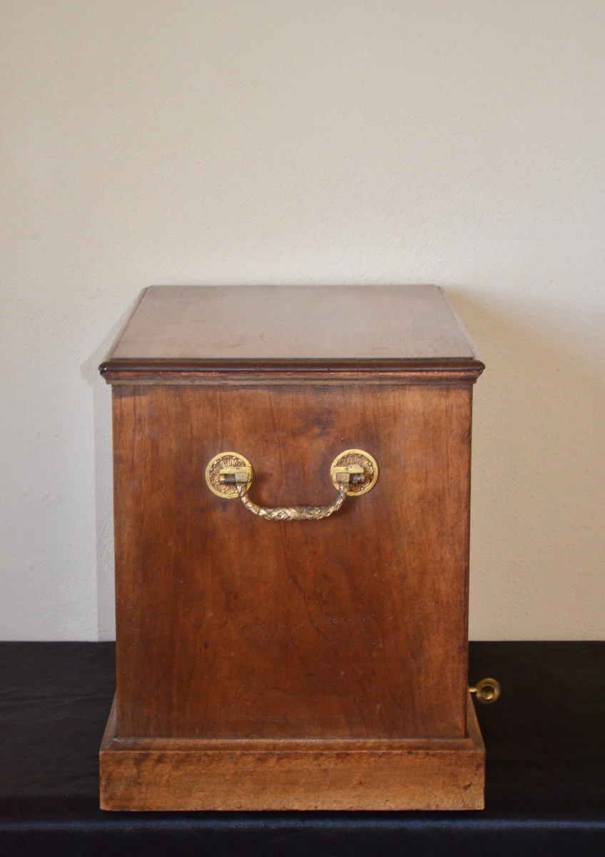 Display Cabinet For A Puiforcat Cutlery Set, Made Of Walnut, Late 19th Century -photo-1