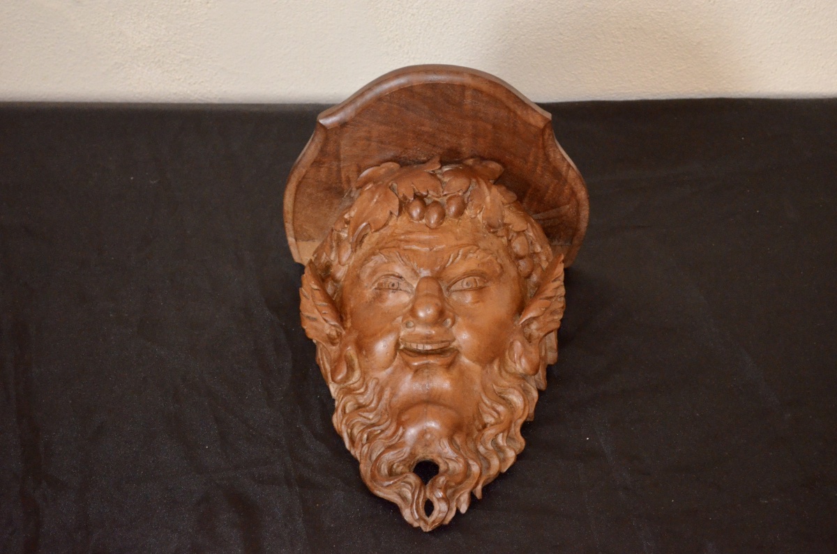 19th-century Wall-mounted Saddle With A Faun Motif -photo-2
