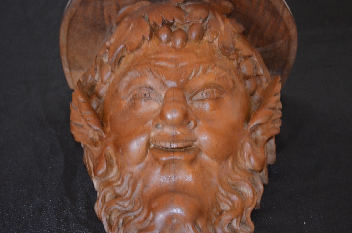 19th-century Wall-mounted Saddle With A Faun Motif -photo-3