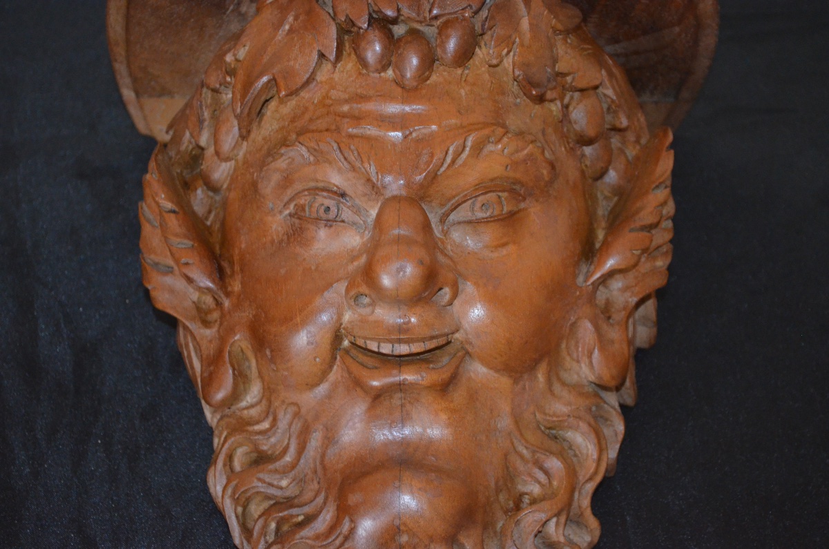 19th-century Wall-mounted Saddle With A Faun Motif -photo-5